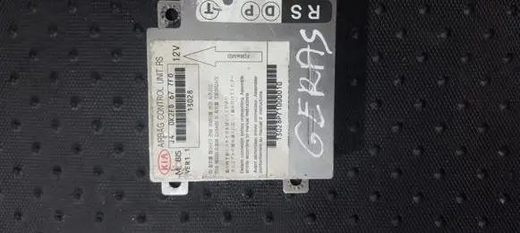 KIA Carens I Airbag control unit/module J40K2FD677F0 13028P1000010