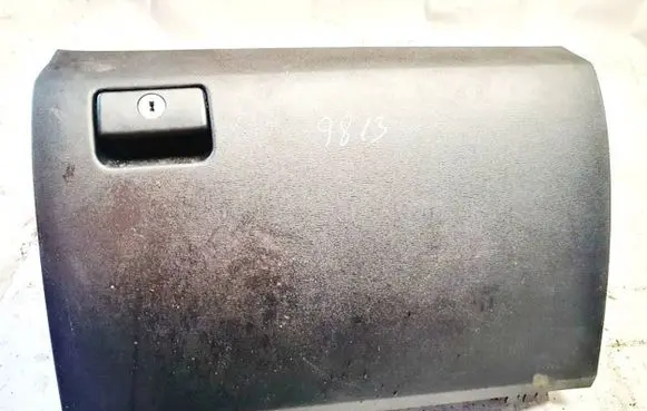 Toyota Avensis T270 Glove box mp6285