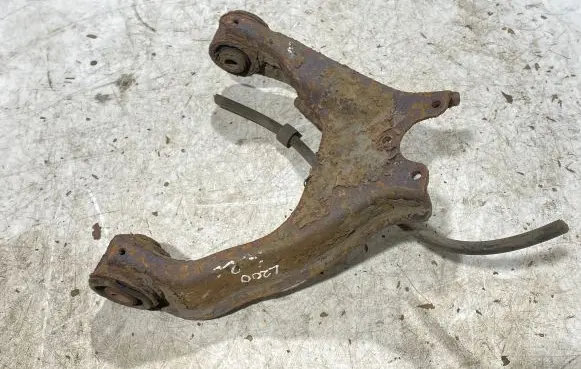 Mitsubishi L200 Front lower control arm/wishbone