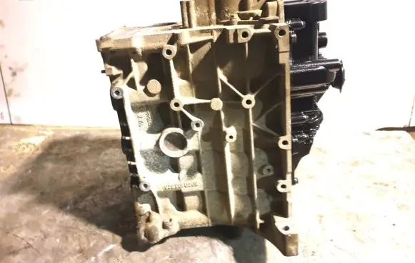 Audi A6 S6 C5 4B Engine block ALT