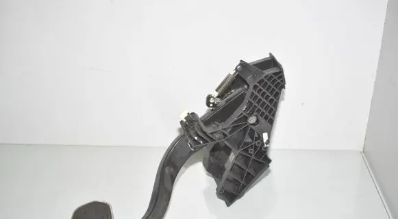 BMW 1 F40 Brake pedal 6888753 6856596 35006856596