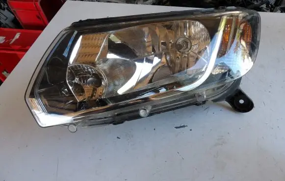 Dacia Sandero Headlight/headlamp 260608494R