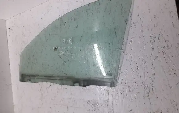 Ford Mondeo Mk III Front door window glass four-door