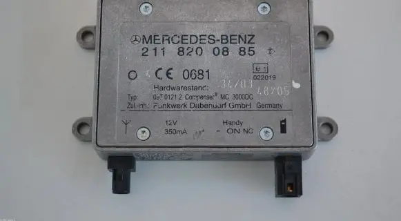 Mercedes-Benz CLS C219 Aerial antenna amplifier A2118200885