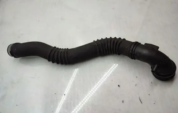 BMW X1 E84 Intercooler hose/pipe 7607941