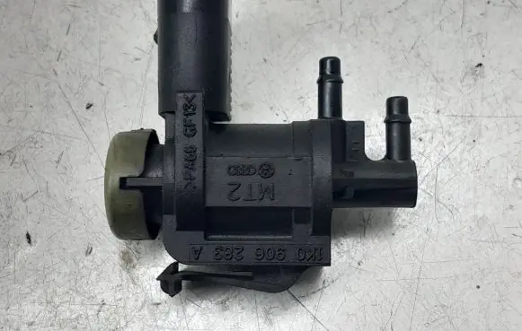 Audi Q7 4L Turbo solenoid valve 1K0906283A