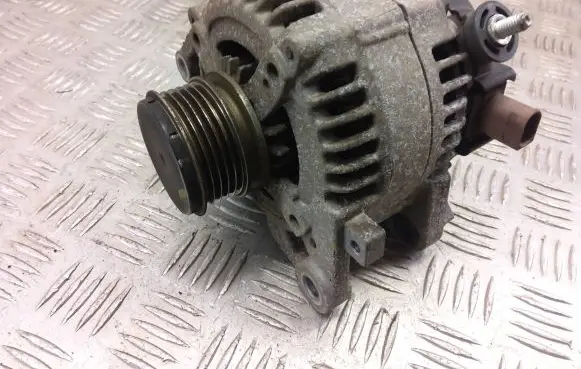 KIA Pro Cee'd II Generator/alternator 37300-2A700