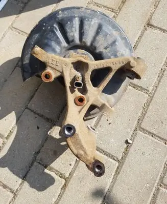 Volkswagen Golf VII Rear wheel hub