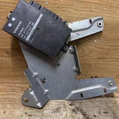 Volvo XC70 Tailgate/trunk control unit/module 30674842