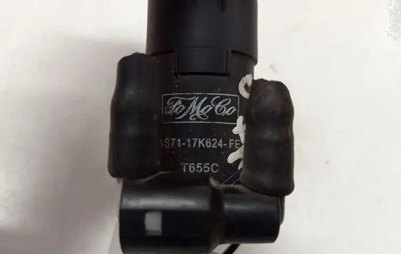 Ford Focus Headlight washer pump 1S7117K624FE T655C