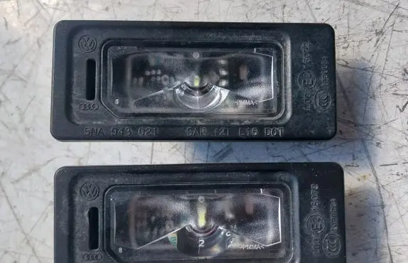 Skoda Octavia Mk4 Number plate light 5NA943021