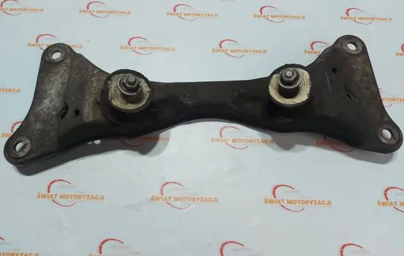 BMW X5 E70 Engine mounting bracket 68572910