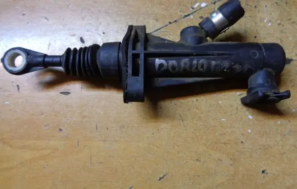 Fiat Doblo Clutch master cylinder 46736109