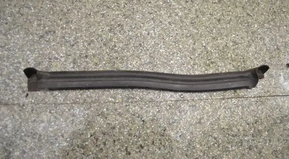 BMW 3 E46 Engine compartment rubber 82158931