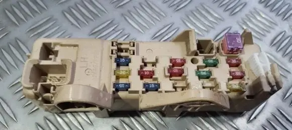 Mazda 323 F Fuse box set
