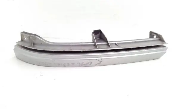 Opel Zafira A Under headlight/headlamp trim 90580651