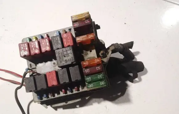 Peugeot Boxer Fuse box set 1332043080