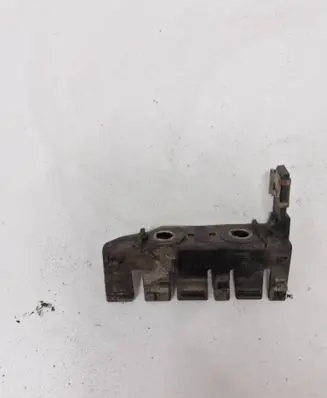 Fender mounting bracket