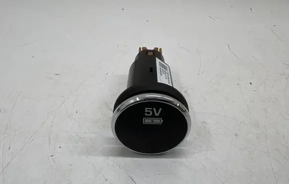 Land Rover Discovery 5 USB socket connector FK7219010DA