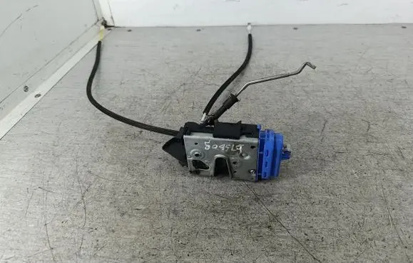 Audi A4 S4 B5 8D Rear door lock 8D0839015A