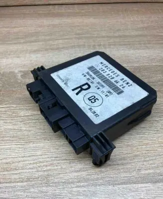 Mercedes-Benz C W203 Door control unit/module 2038206626