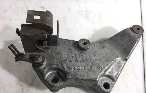 Mercedes-Benz GLC X253 C253 Engine mounting bracket A6510940039