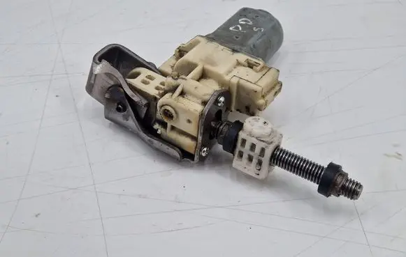 Mitsubishi Outlander Seat adjustment motor 233970581200 140606