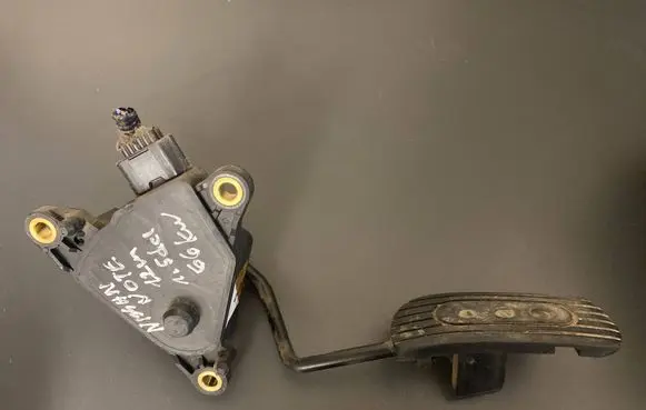 Nissan Note (E11) Accelerator throttle pedal 18002AX700 0592A 00203