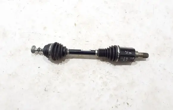 BMW 4 G22 G23 G24 G26 Front driveshaft 8682367