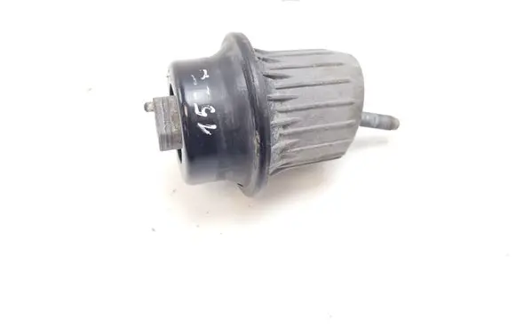 Engine mount bracket