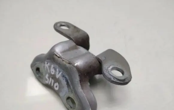 Toyota Auris E180 Rear door upper hinge