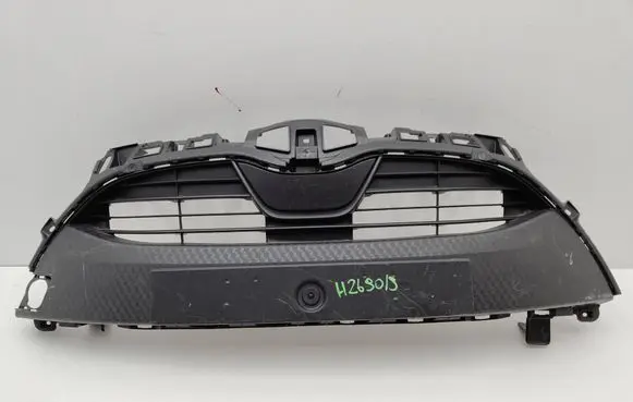 Toyota Yaris XP210 Front bumper upper radiator grill 531110DD41