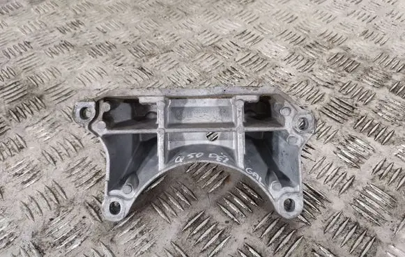 Infiniti Q50 Gearbox mounting bracket A2112420340