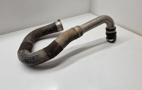 Intercooler hose/pipe