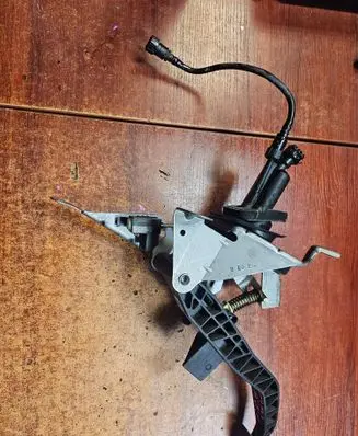 Ford Focus Clutch pedal BV617B633GB 11871M02