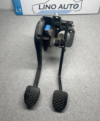 BMW 3 E46 Pedal assembly 2229128 35112229128