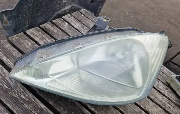 Ford Focus Headlight/headlamp