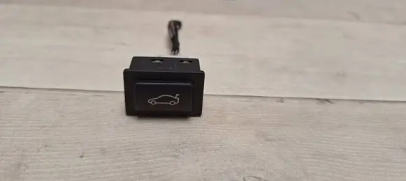 BMW 5 E60 E61 Tailgate opening switch 6921846 43050K