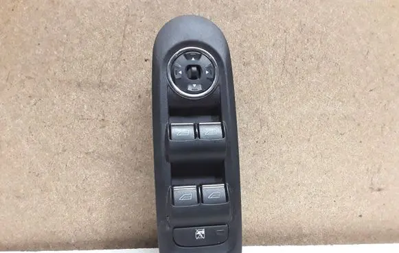 Ford Galaxy Electric window control switch 7S7T14A132AB