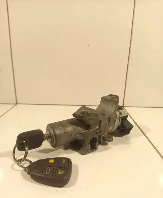 Volvo V70 Ignition lock 8626324 16184