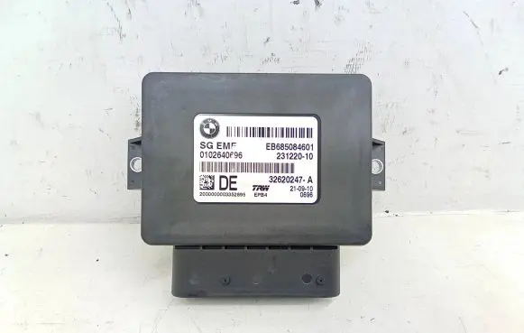 BMW 5 F10 F11 Hand brake control module 32620247A 231220 0102640696