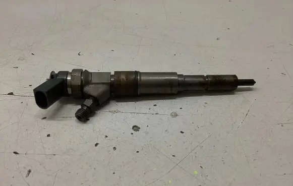 BMW X5 E53 Fuel injector 0445110131