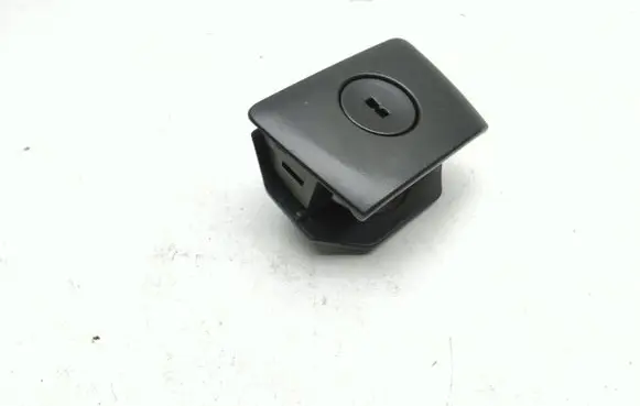 Volvo XC90 Glove box lock 