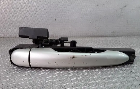 Renault Laguna II Front door exterior handle 8200004747