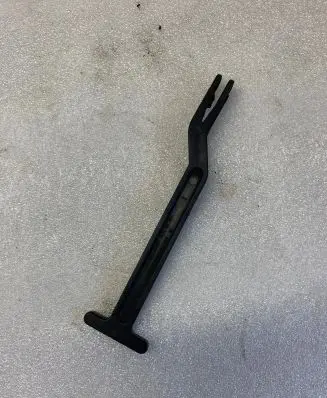 Volkswagen PASSAT B5 Engine bonnet (hood) release handle 3B0823593