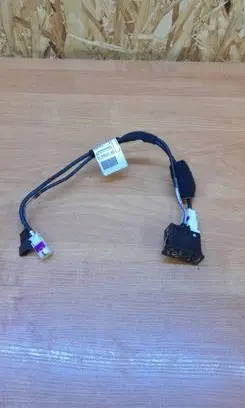 BMW 3 E92 E93 AUX in-socket connector 9187009 EE326WB