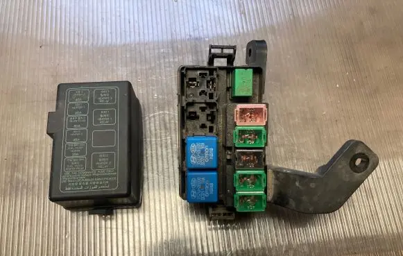 Hyundai Santa Fe Fuse module 919402B000
