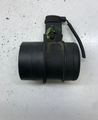 Volkswagen PASSAT B6 Mass air flow meter 074906461B 0281002461