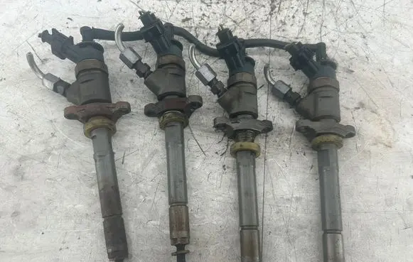 Ford Focus Fuel injectors set 0445110353