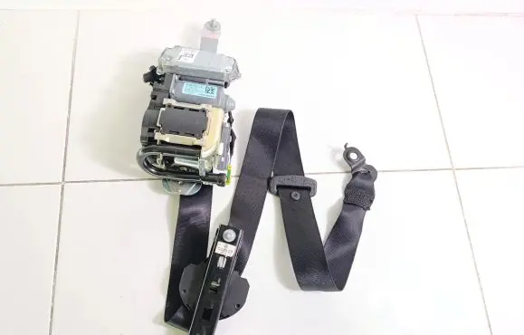 Mercedes-Benz CLS C218 X218 Front seatbelt A2128607685 610035800D